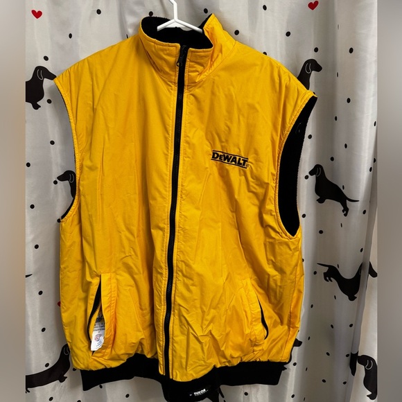 Dewalt vest - Picture 1 of 5